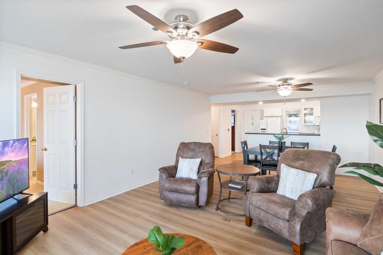 1407 W Harbour Towne Dr #1 - Photo 7 of 34