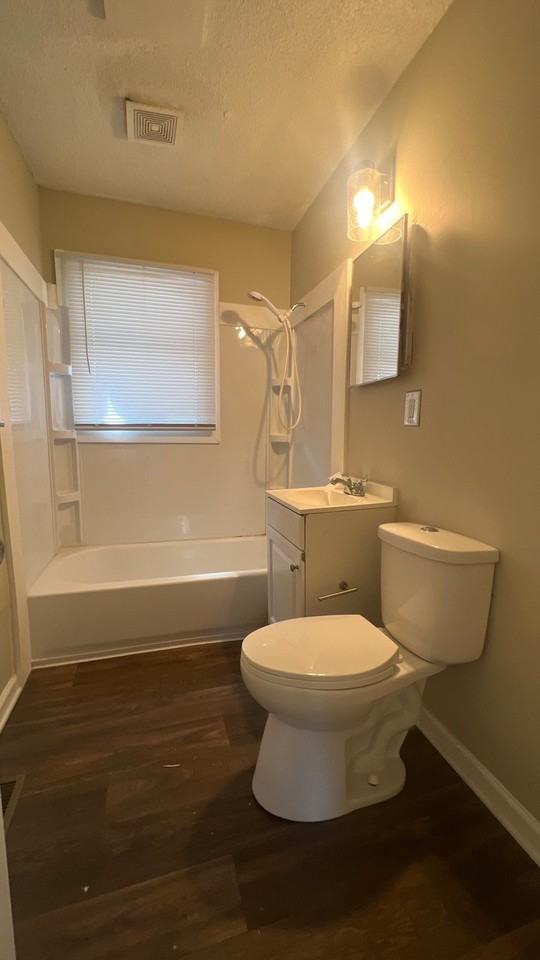 2250 N Goodlet Ave #2250 - Photo 3 of 9