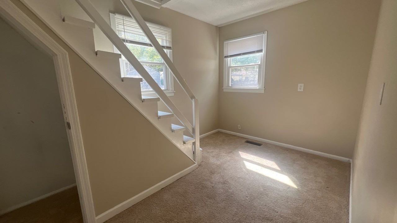 2250 N Goodlet Ave #2250 - Photo 6 of 9