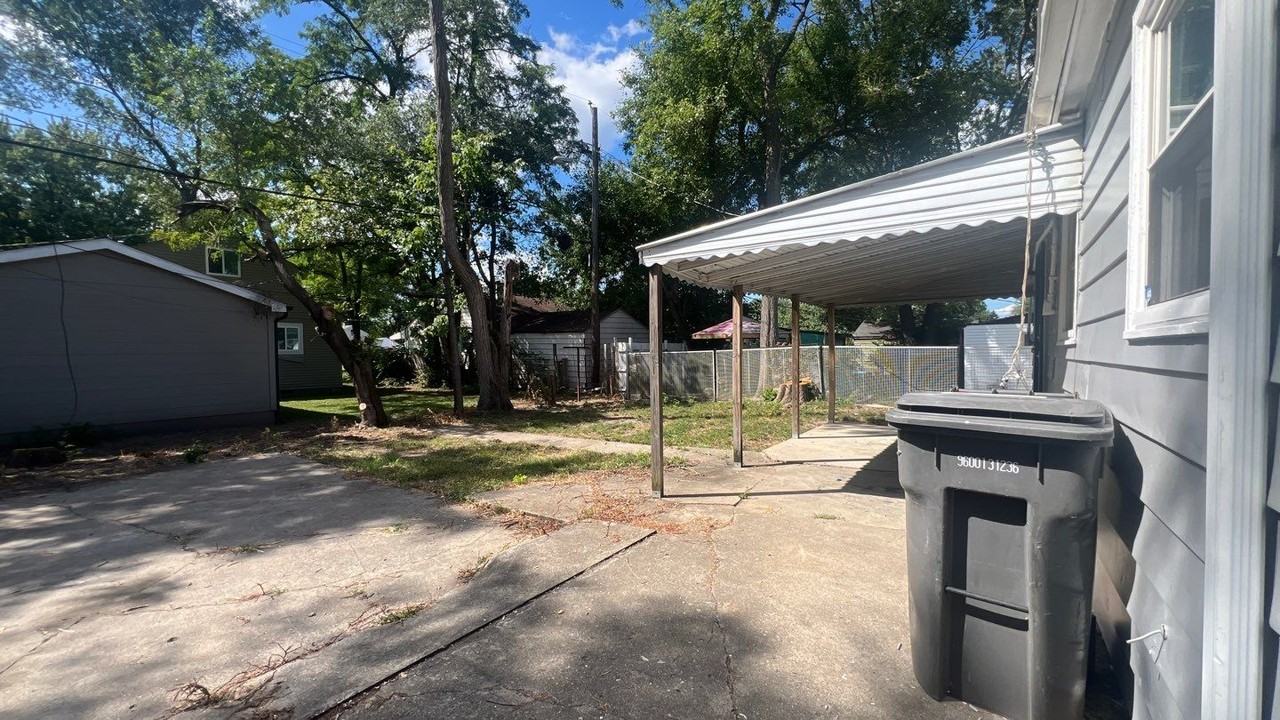 2250 N Goodlet Ave #2250 - Photo 7 of 9