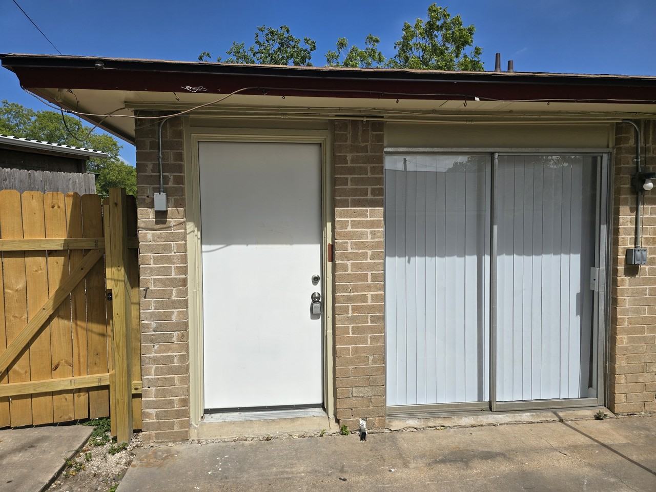 202 Northcrest Cir #D - Photo 2 of 11