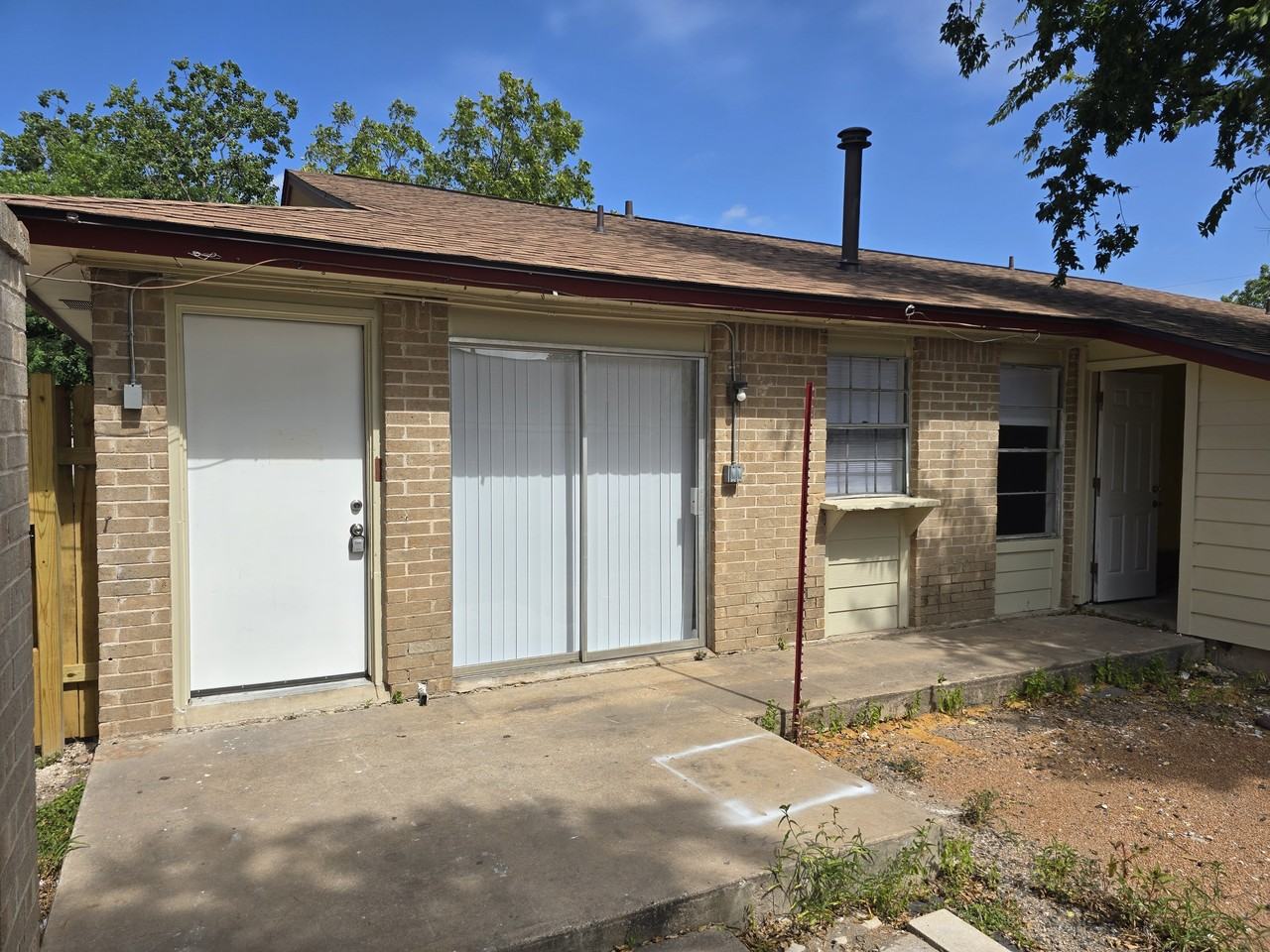 202 Northcrest Cir #D - Photo 3 of 11