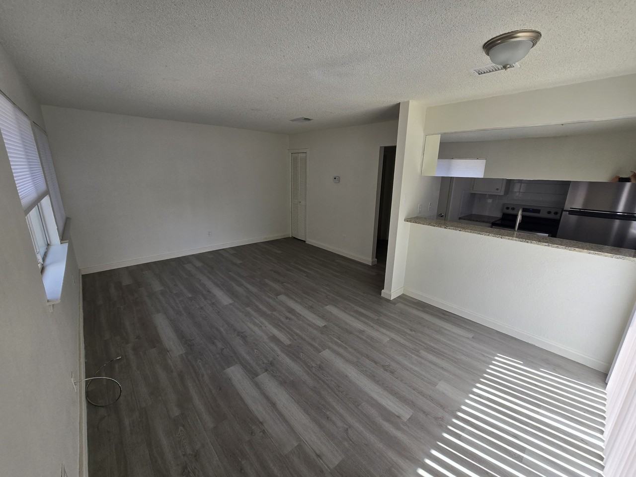 202 Northcrest Cir #D - Photo 4 of 11