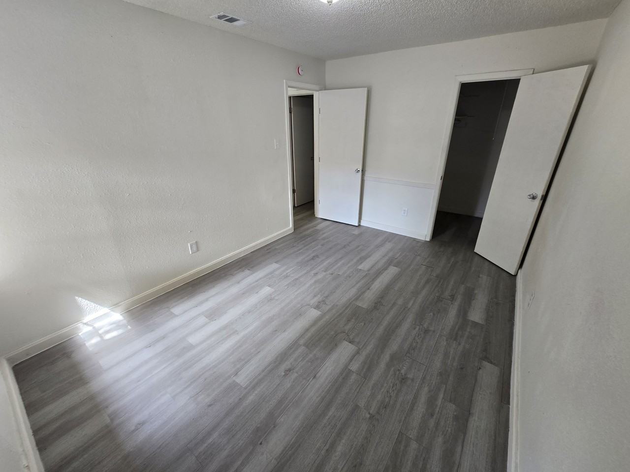 202 Northcrest Cir #D - Photo 6 of 11