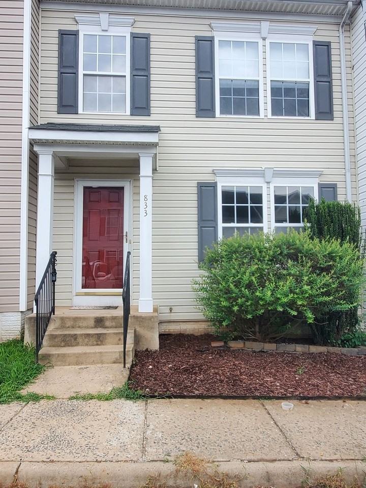 833 Gallows Ct
