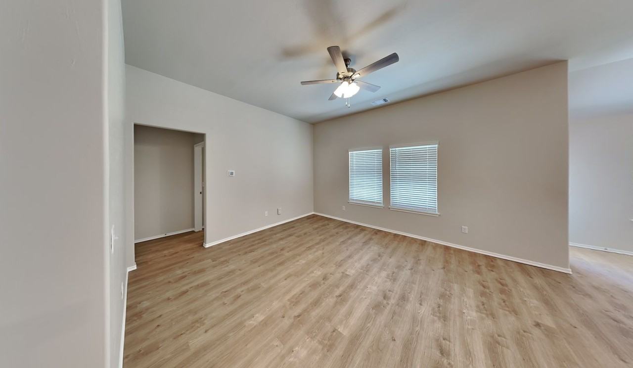 9000 Nw 127th Ter - Photo 5 of 22