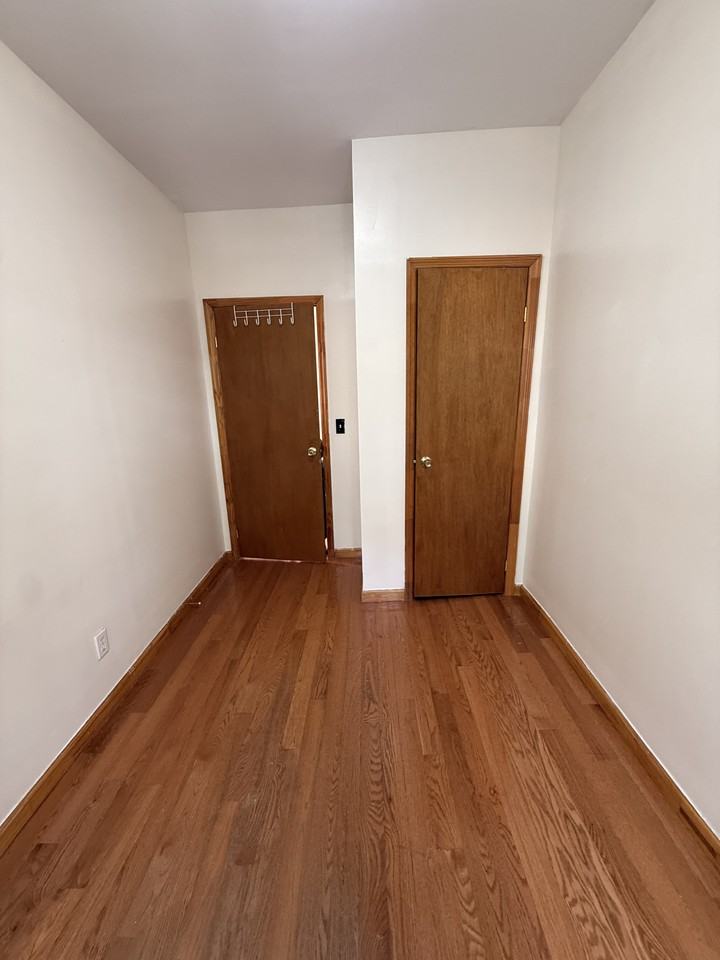 1534 East 32nd Street #2f - Photo 2 of 6