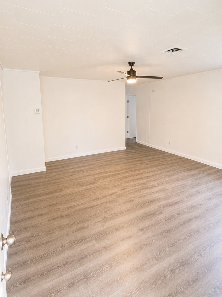 8 Saint Gregory Dr - Photo 3 of 10