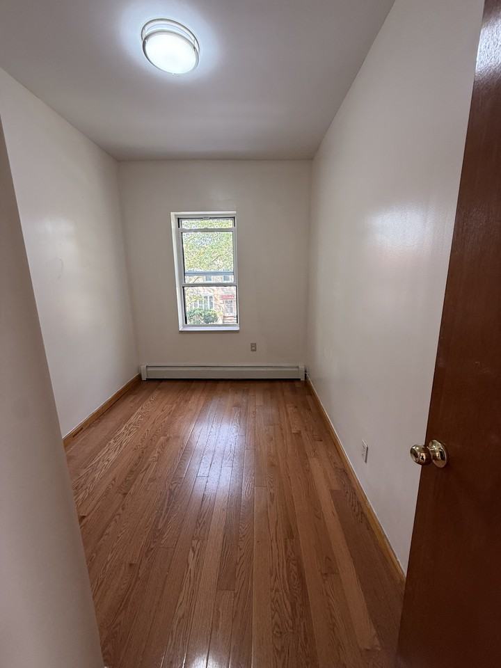 1534 East 32nd Street #2f - Photo 3 of 6