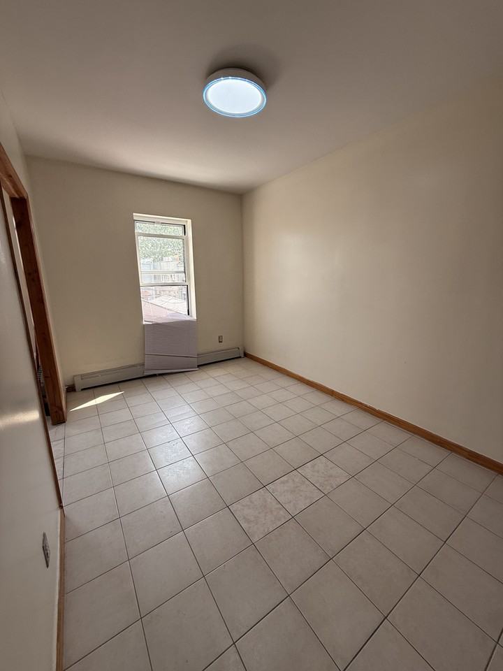 1534 East 32nd Street #2f - Photo 5 of 6