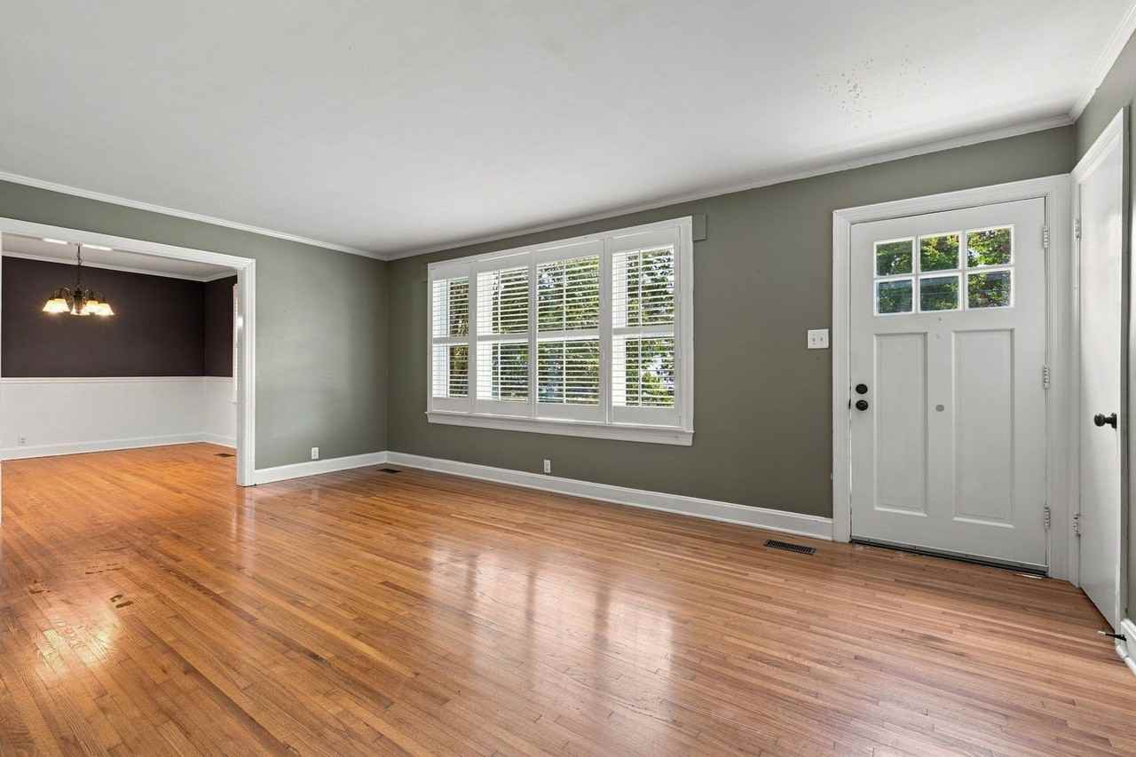 122 Hammond Ave - Photo 6 of 33