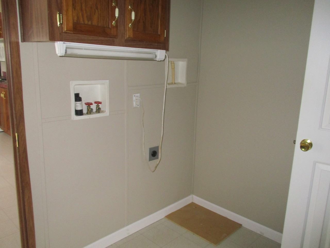192 Zackary St #1 - Photo 4 of 12