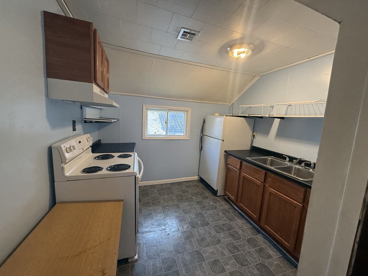 614 Saint Claire Street - 2 - Up #2UP - Photo 2 of 10
