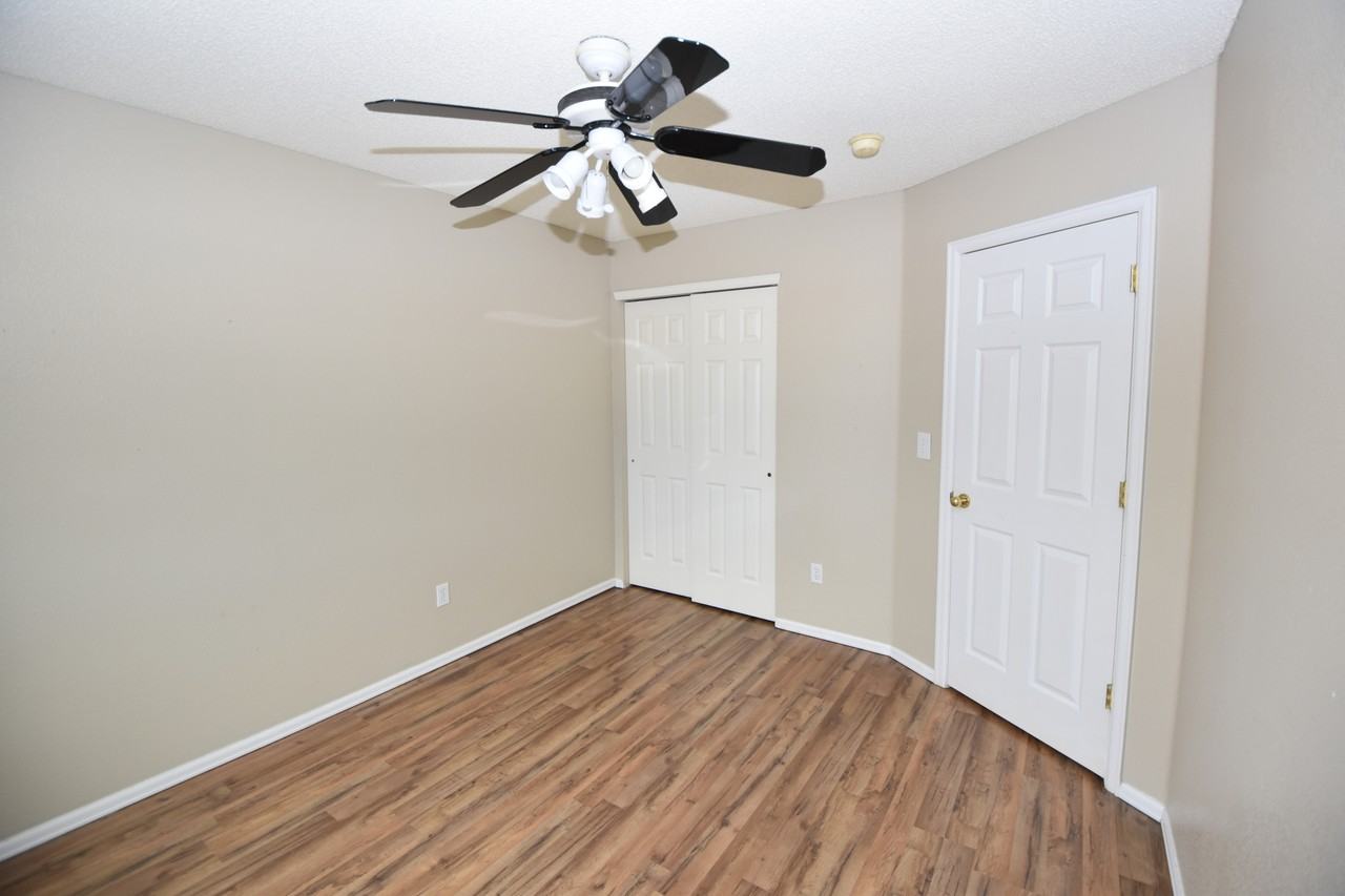4642 Bittercreek Dr #1 - Photo 6 of 17