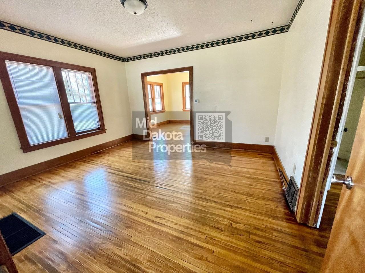 801 W 5th Ave - Photo 2 of 19