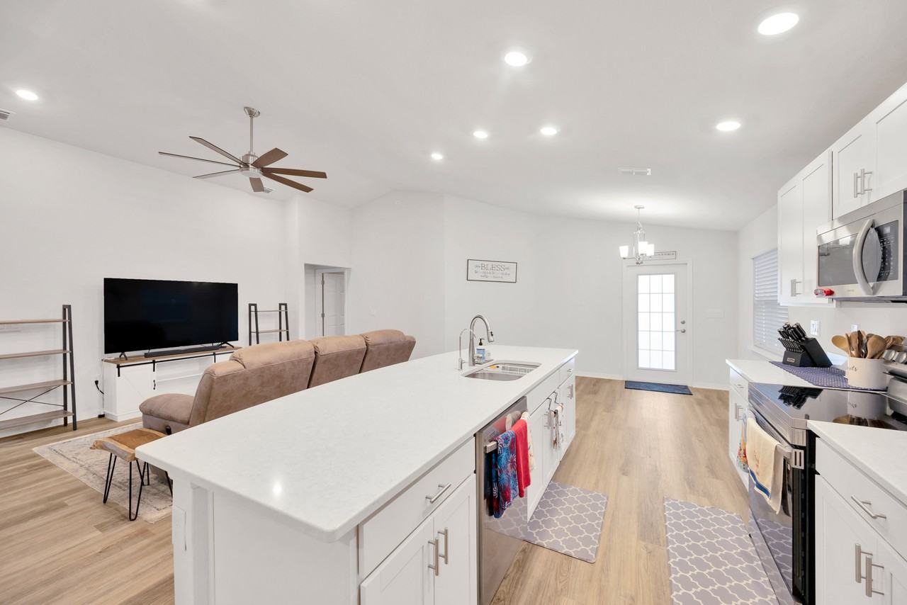 1072 Aruba Ave #1 - Photo 4 of 35