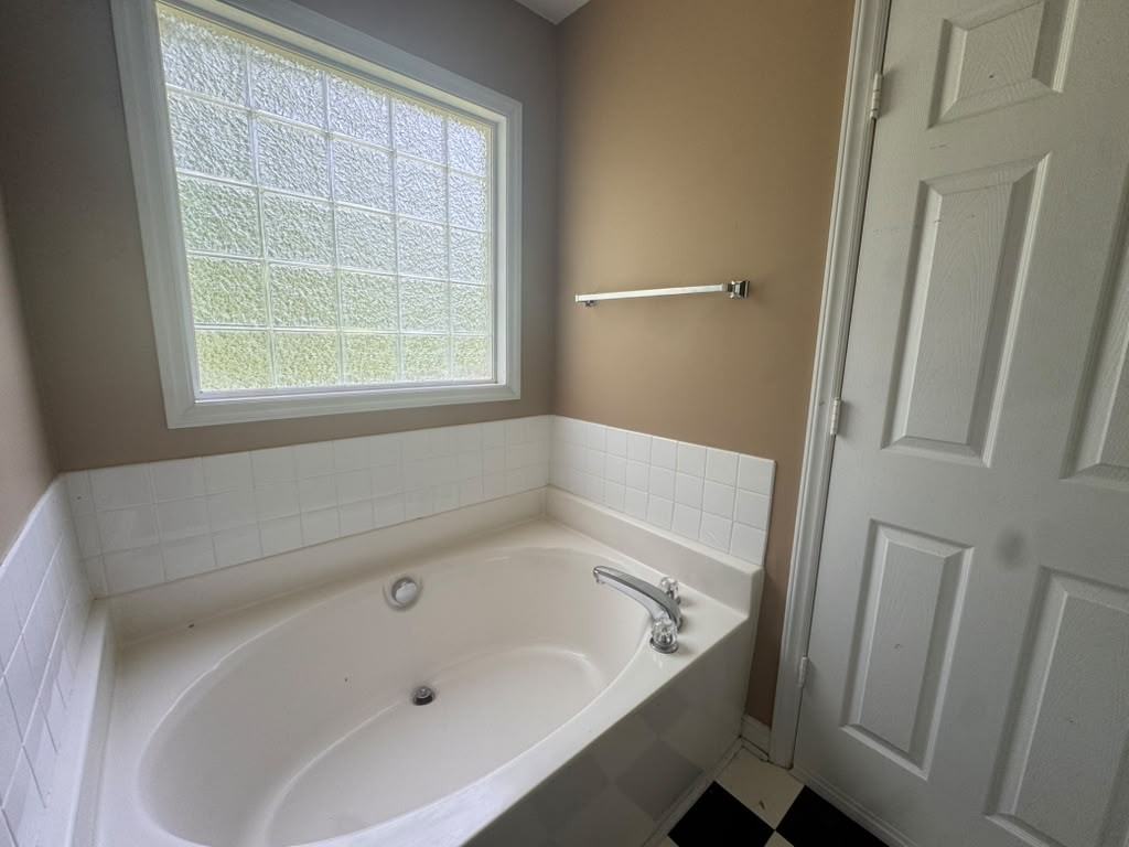 547 Lockwood Dr #1 - Photo 5 of 14