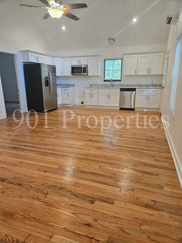 94 E Lafayette Cir #1 - Photo 3 of 10