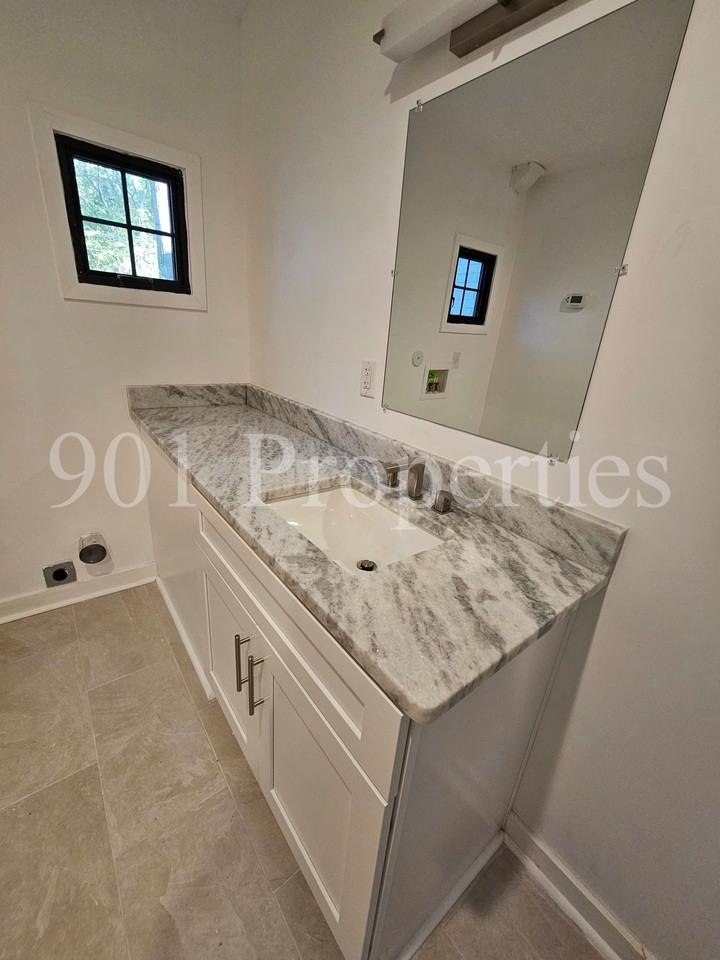 94 E Lafayette Cir #1 - Photo 7 of 10