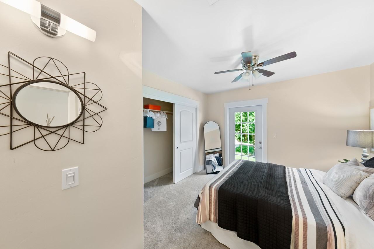 861 54th St #861 - Photo 3 of 12