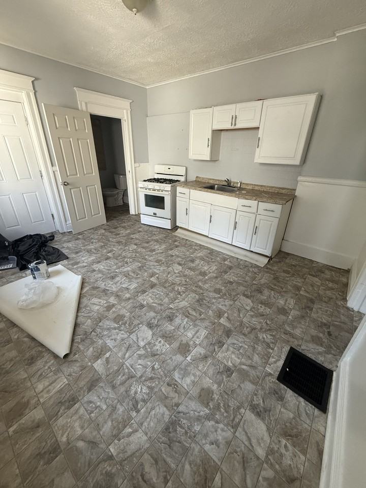 83 Parsells Ave #85 - Photo 2 of 26