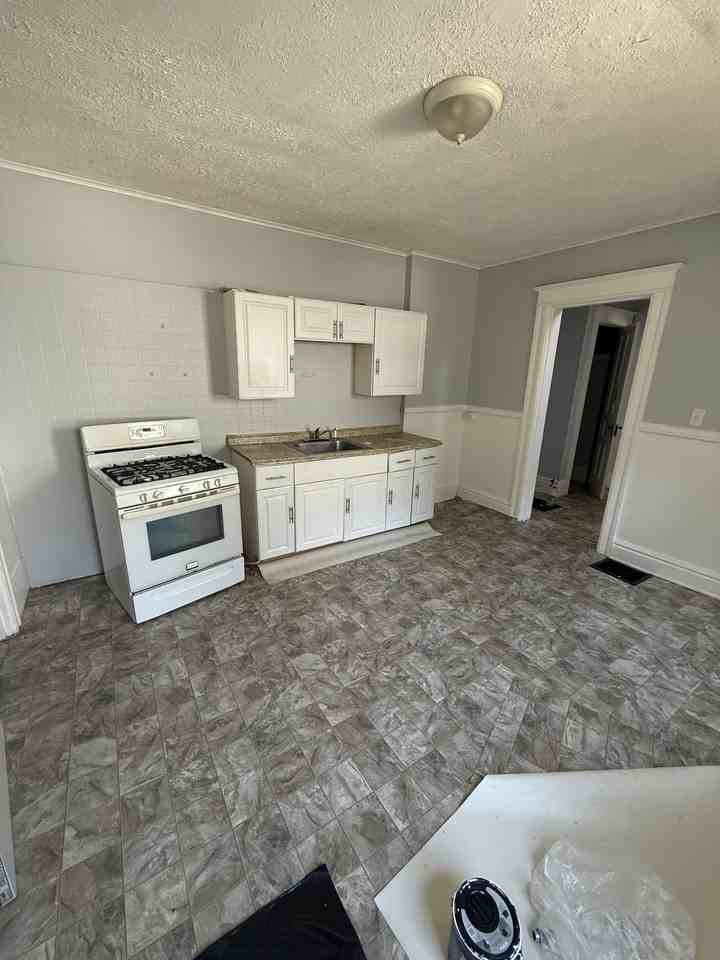 83 Parsells Ave #85 - Photo 3 of 26