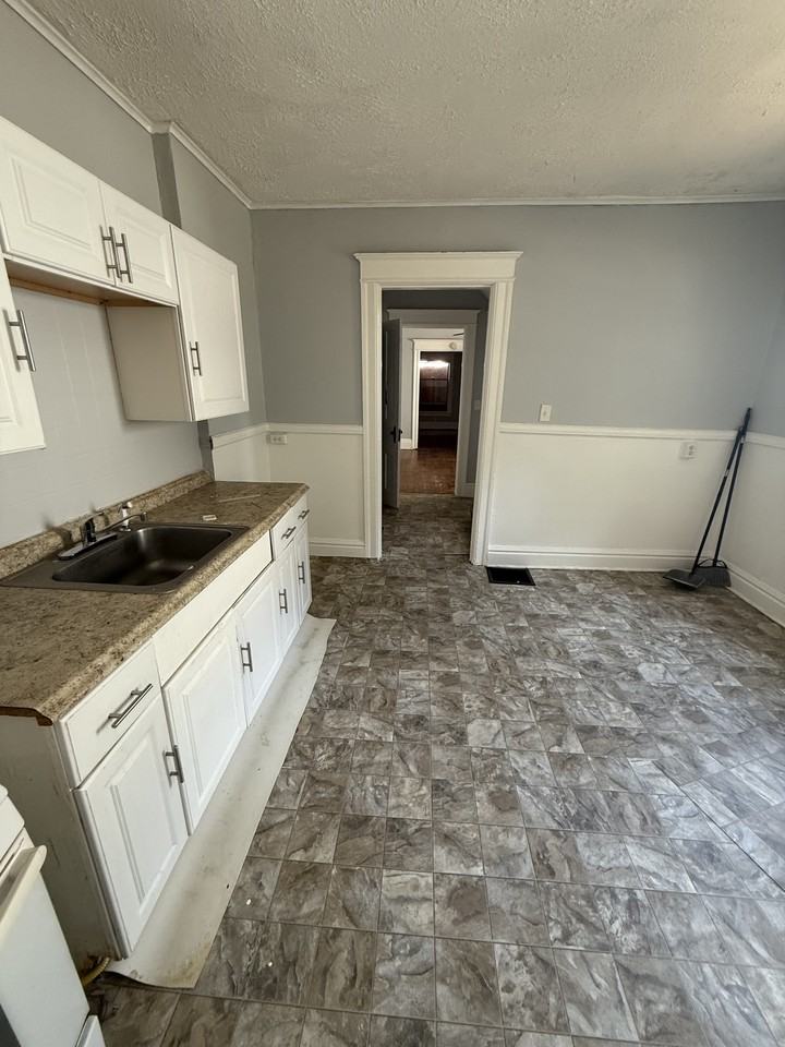 83 Parsells Ave #85 - Photo 4 of 26