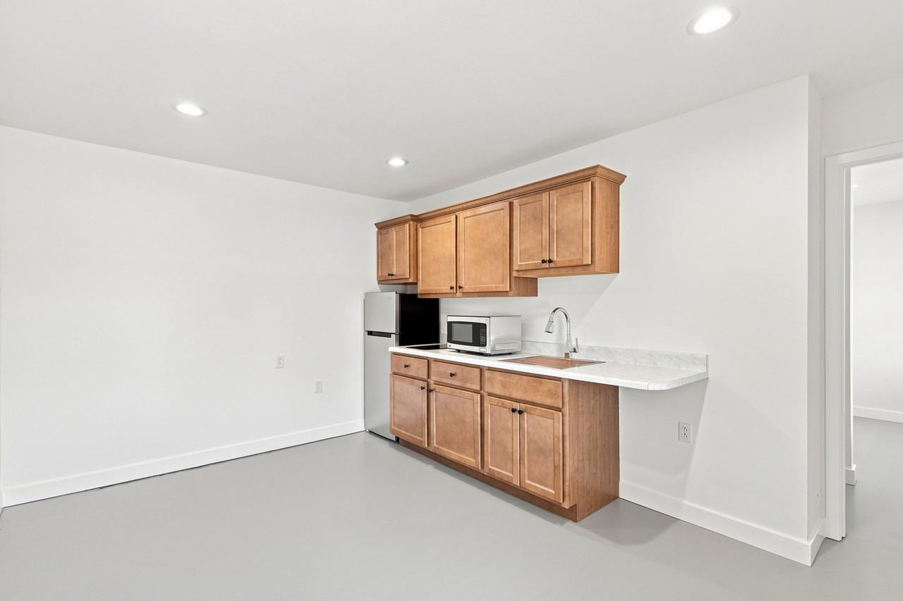 1241 1241 West Ashley RoadUnit 107 #107 - Photo 2 of 11