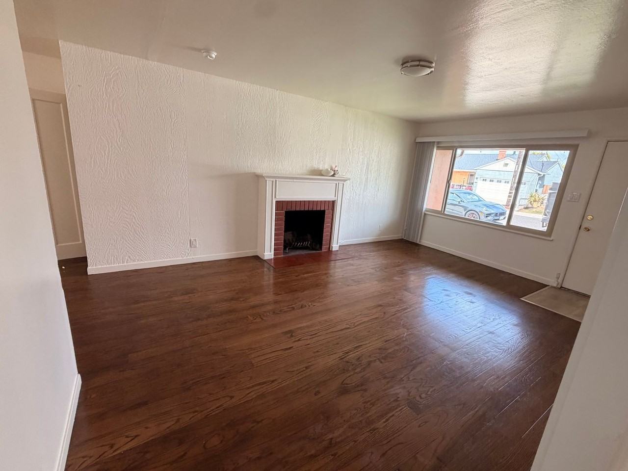 20861 Times Ave - Photo 4 of 19