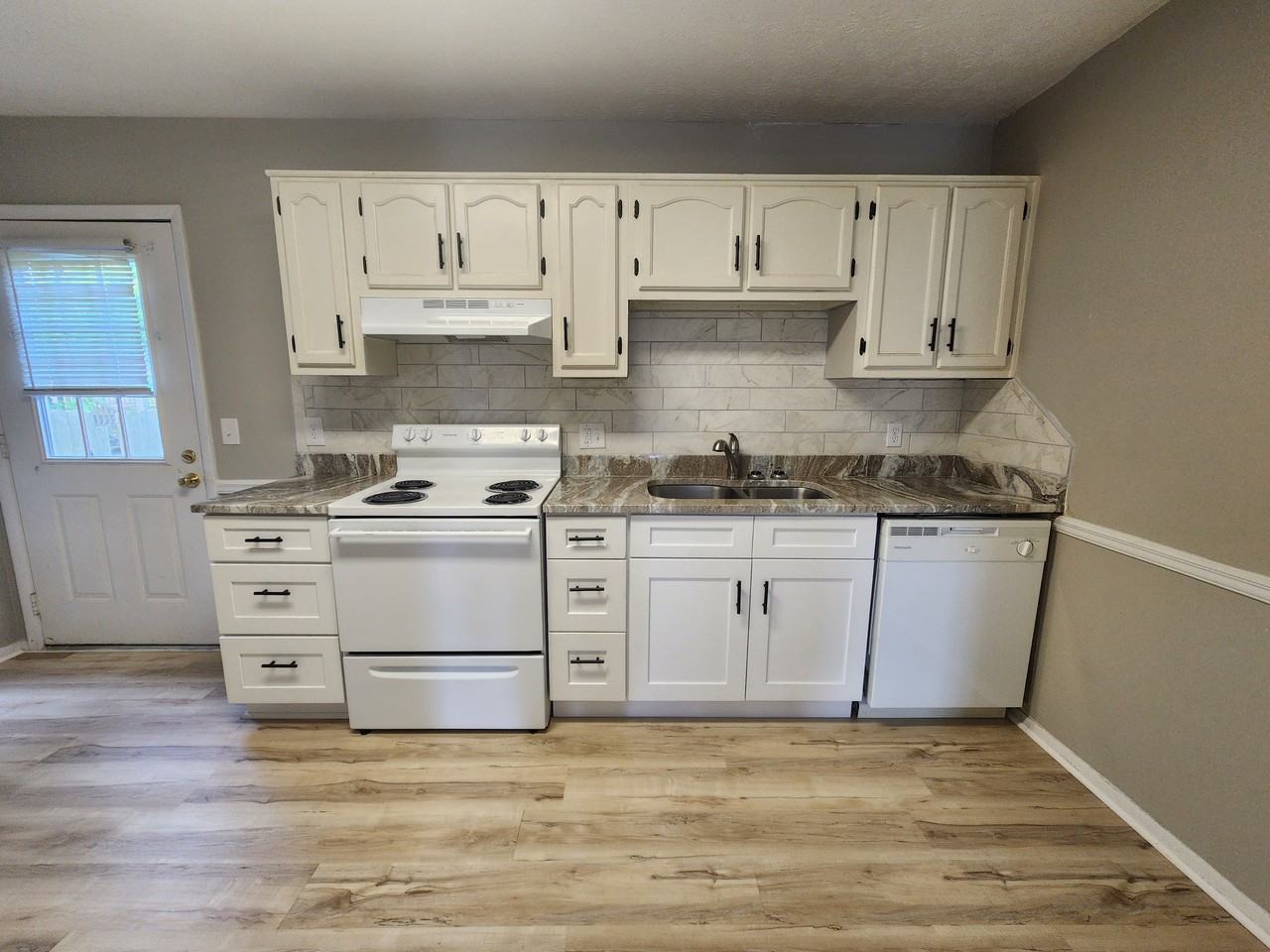 1321 Autumn Ave #1 - Photo 5 of 9