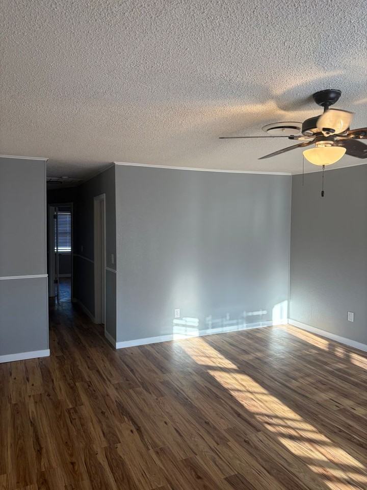 1008 22nd St - Photo 6 of 24