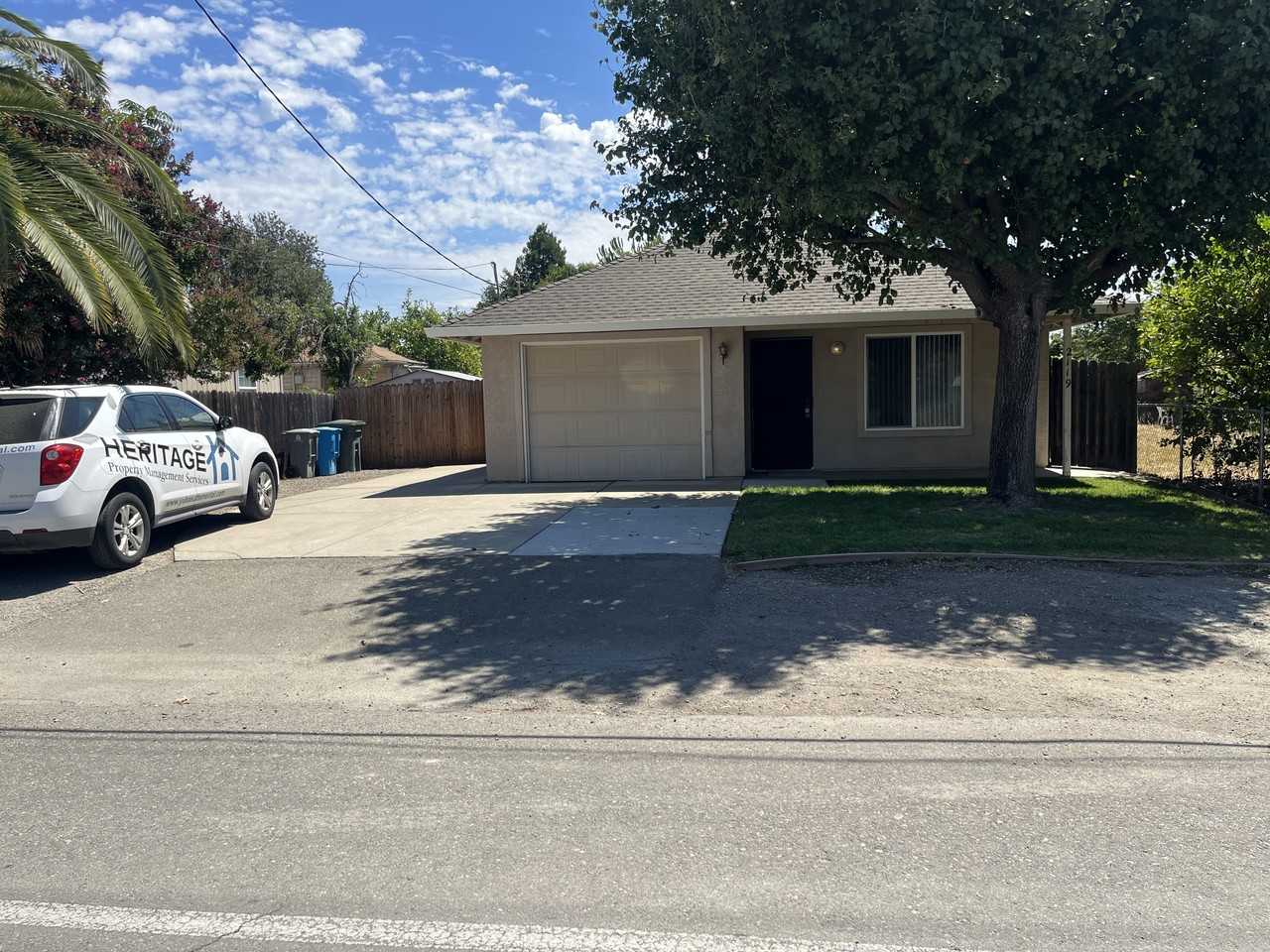 2119 Acacia Ave #1