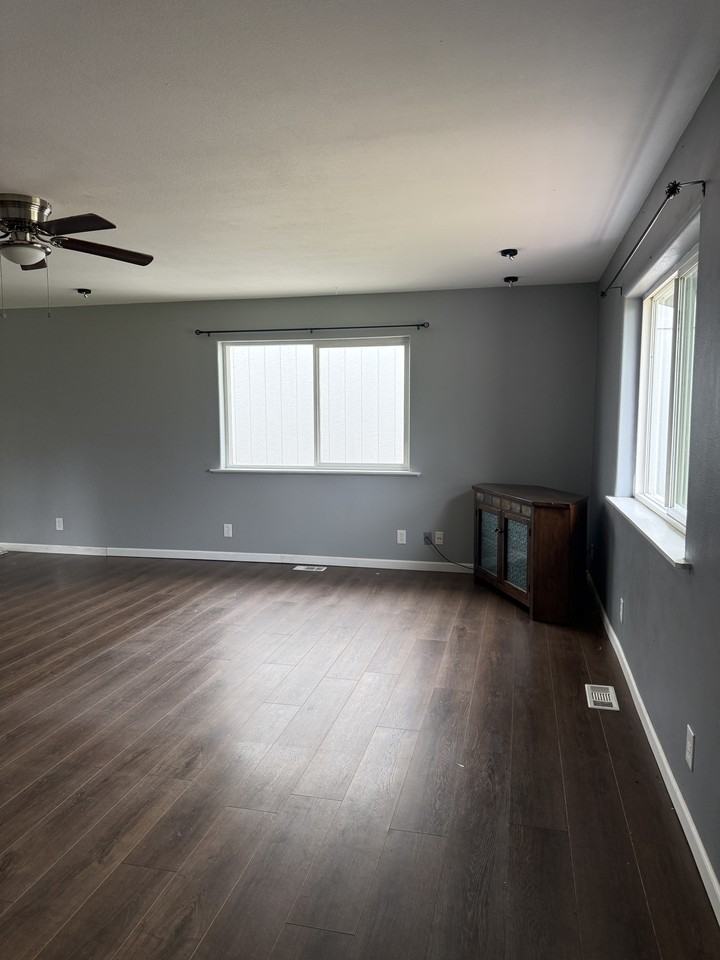 2150 S Bay View Dr #1 - Photo 5 of 27