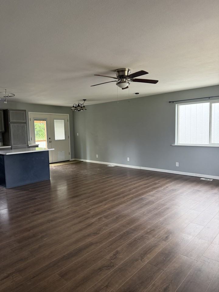 2150 S Bay View Dr #1 - Photo 6 of 27