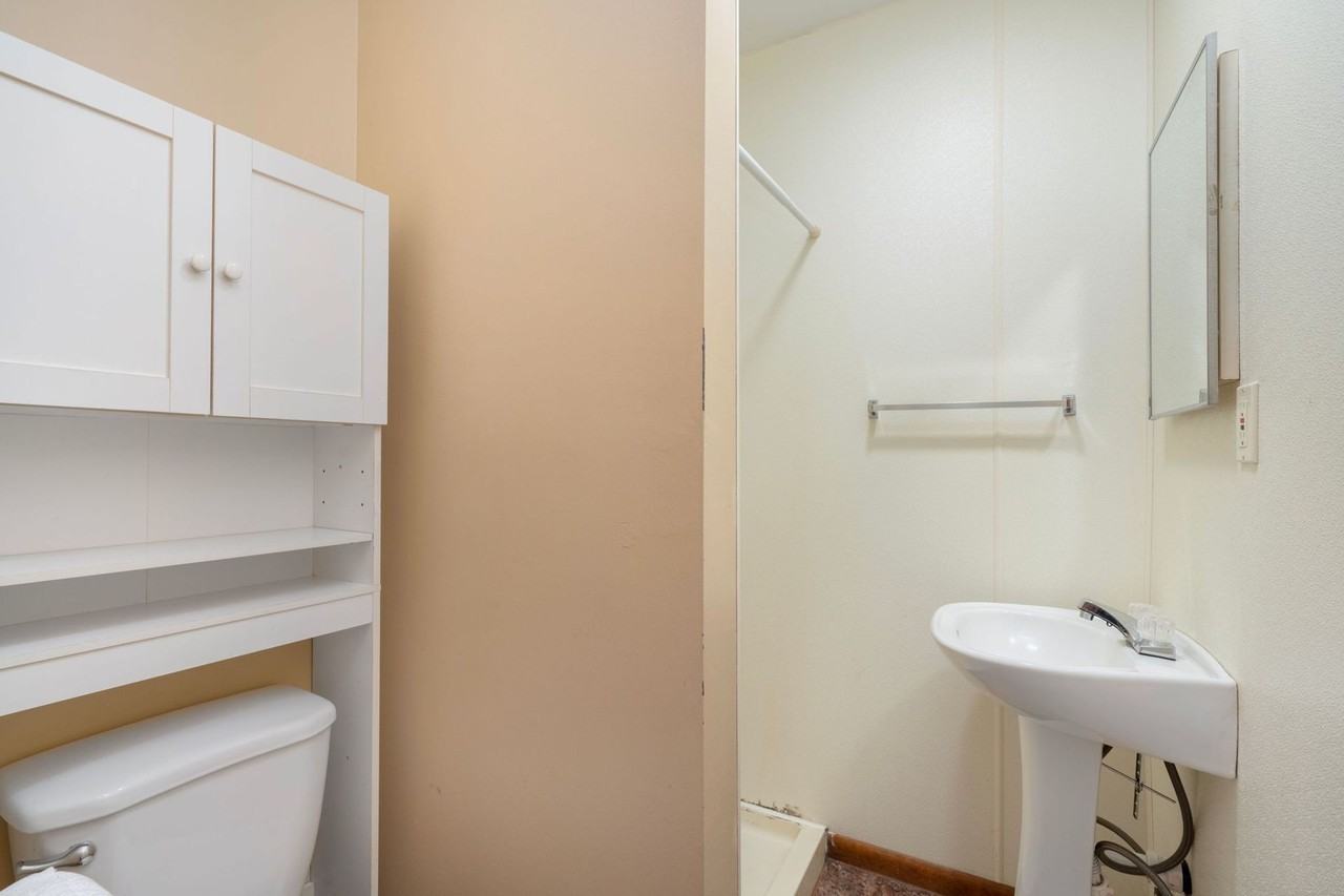 Cozy and stylish 1 bedroom, 1 - Photo 7 of 18