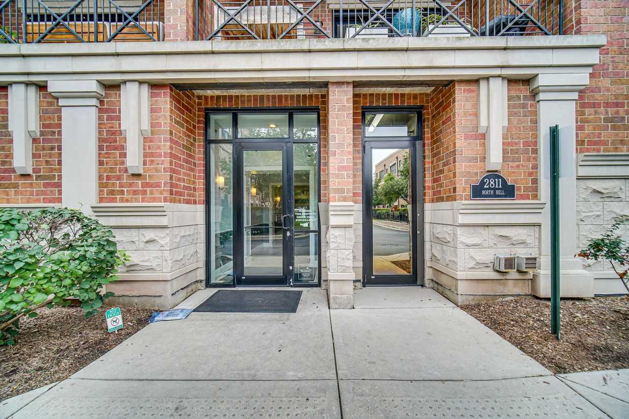 2811 N Bell Ave - Photo 3 of 24