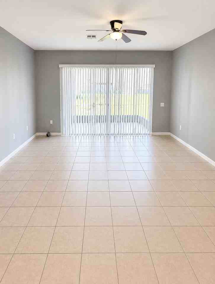 3149 Stowe St - Photo 5 of 20