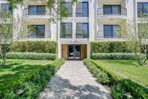 featured image of 1470 Rexford Dr
