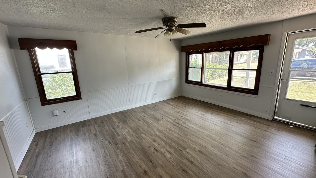 425 Liberty St #1 - Photo 2 of 9