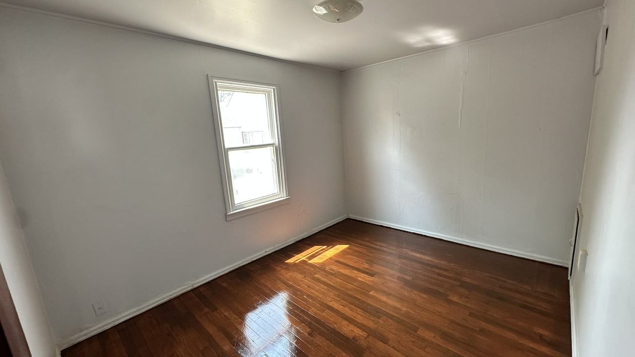 425 Liberty St #1 - Photo 4 of 9