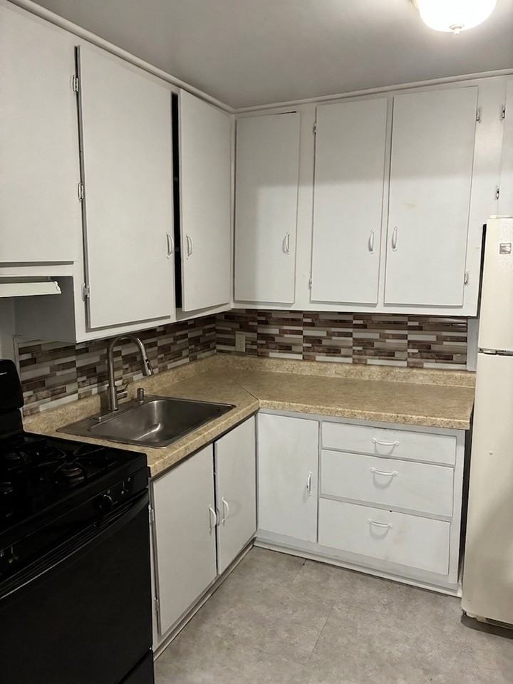 425 Liberty St #1 - Photo 6 of 9