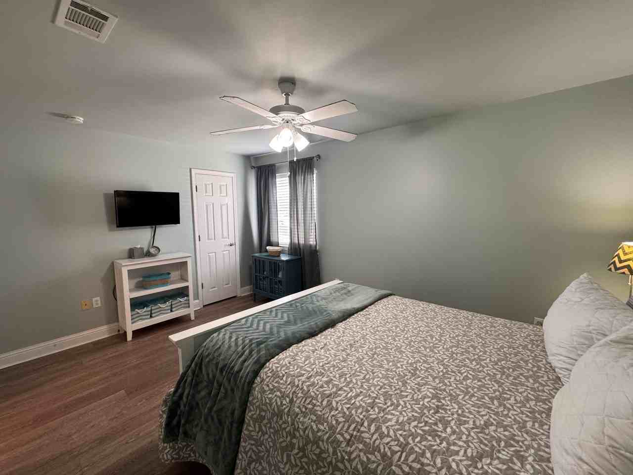 1664 Beach Boulevard - 1Unit D70 #1 - Photo 5 of 20