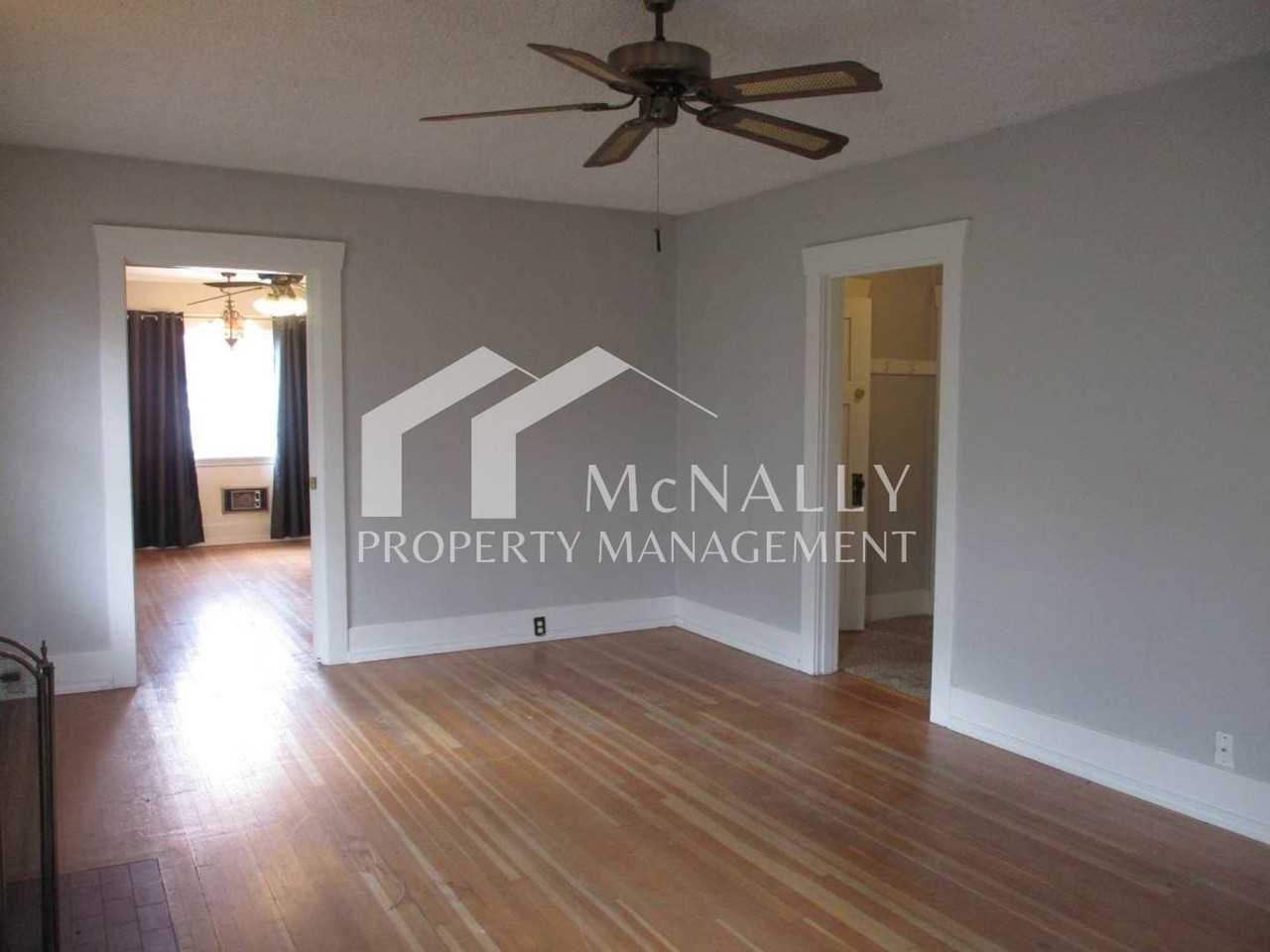 4826 S Park Ave - Photo 5 of 37