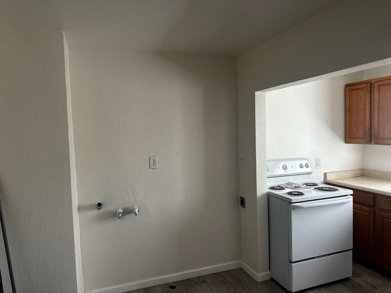 1204 Grange St - Photo 2 of 13