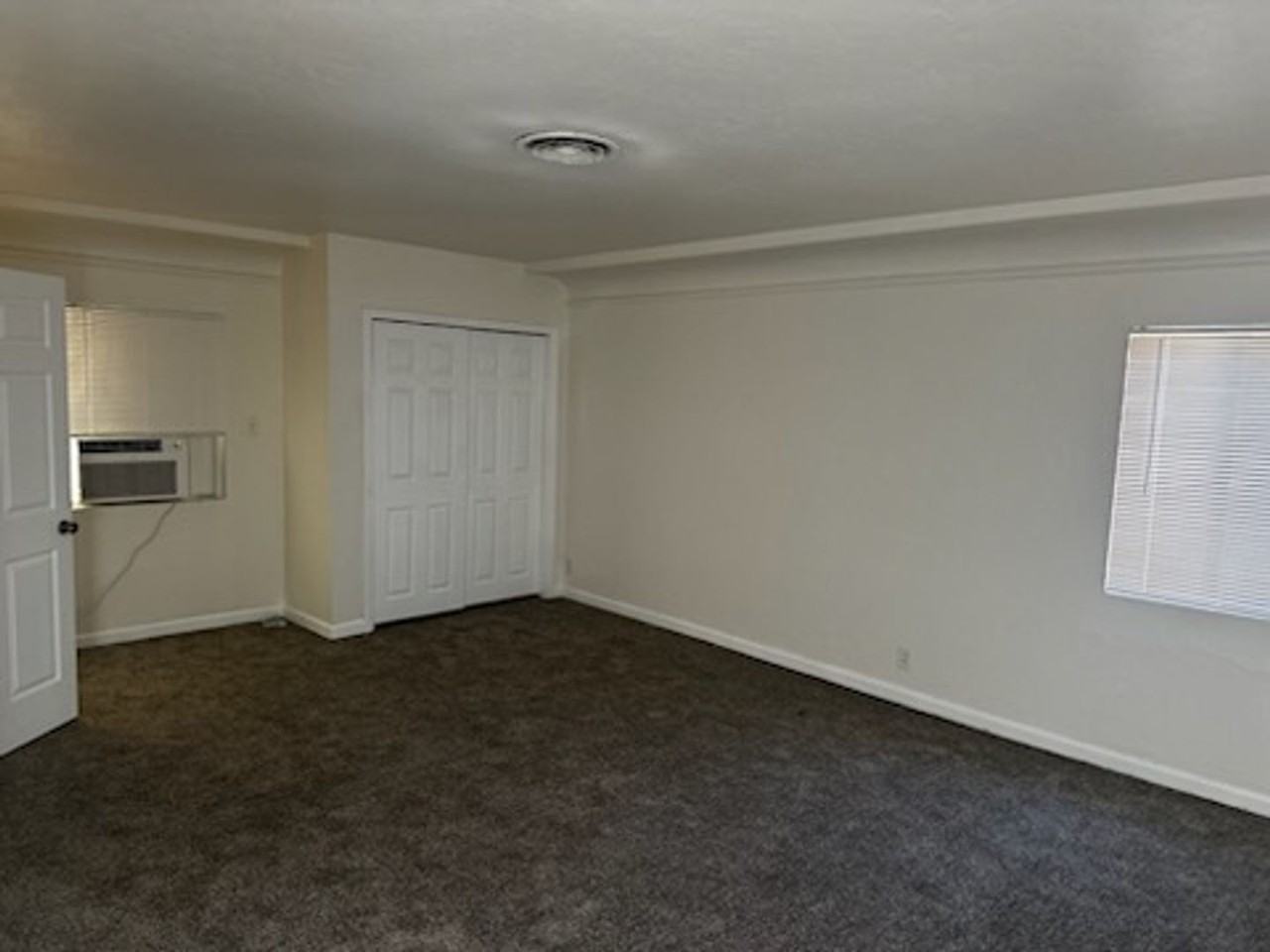 1204 Grange St - Photo 5 of 13