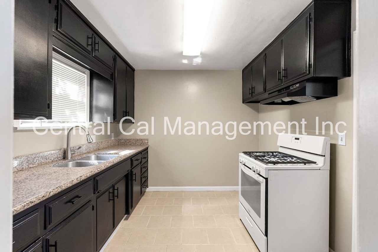 2612 Belle Ter - Photo 7 of 18