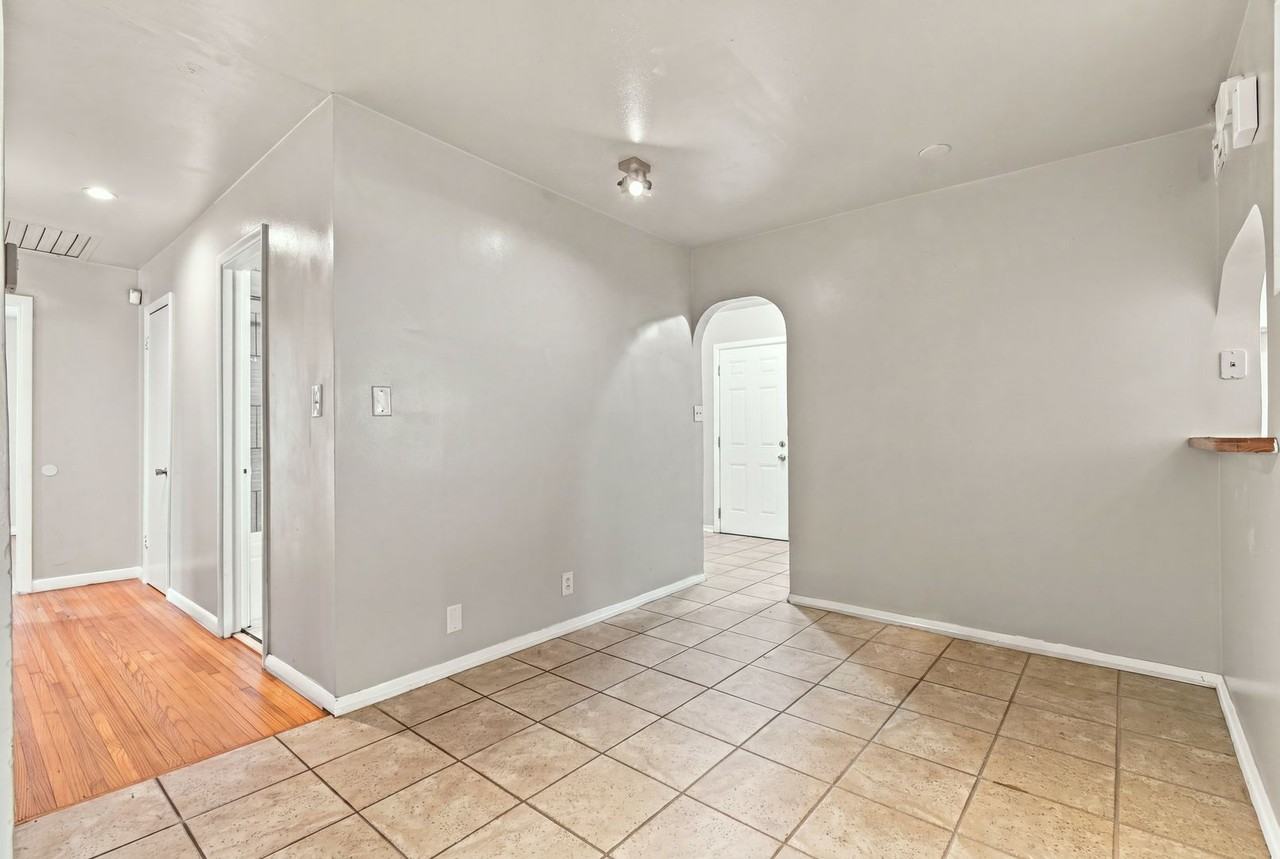 6624 E 27th Pl - Photo 5 of 22