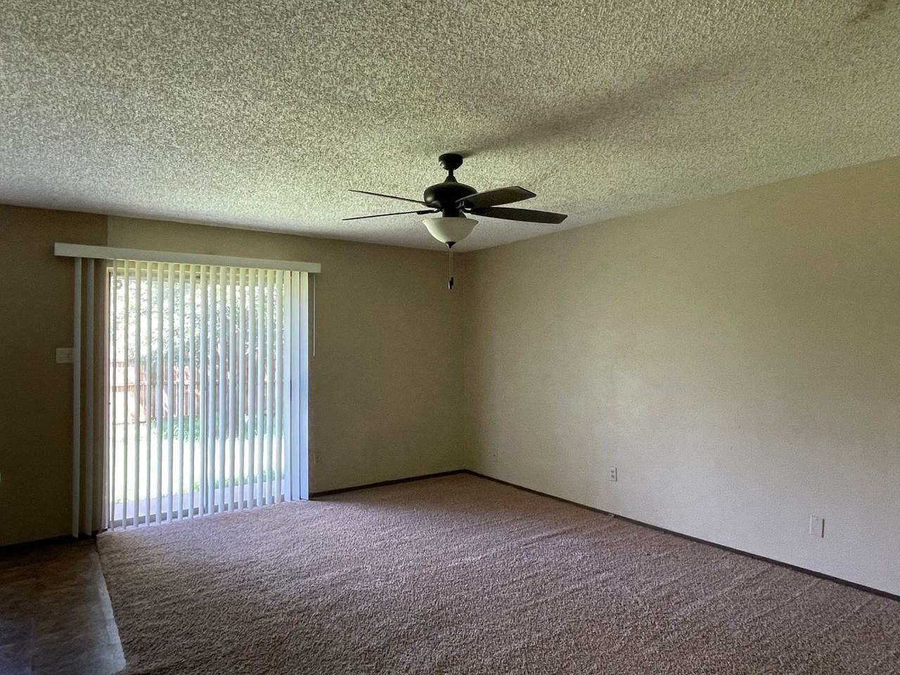 4009 Eastridge Dr - Photo 2 of 18