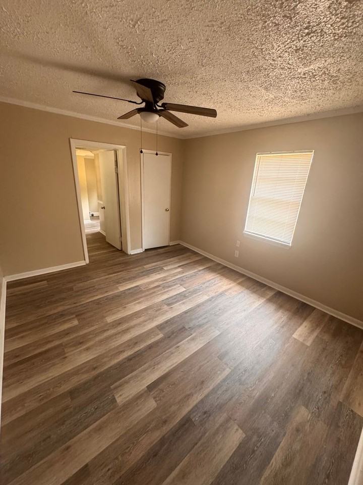 2306 Center Dr - Photo 6 of 13