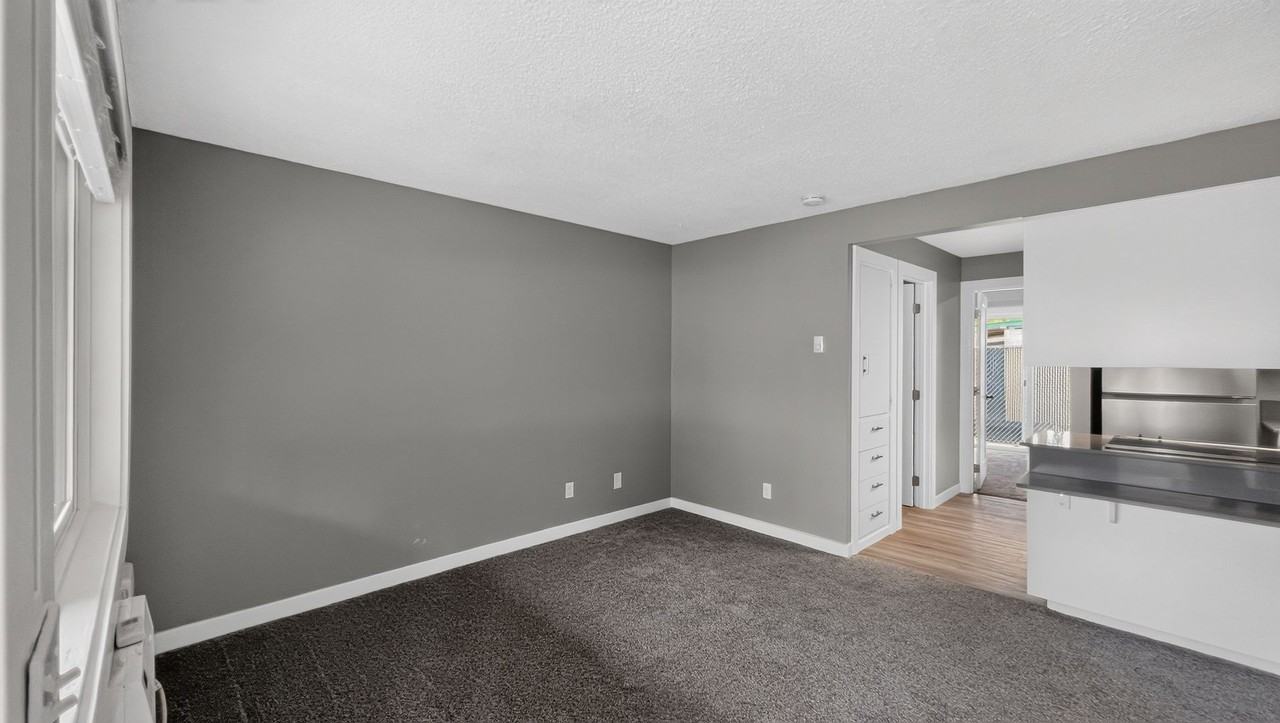 1913 23rd Ave #4 - Photo 3 of 15
